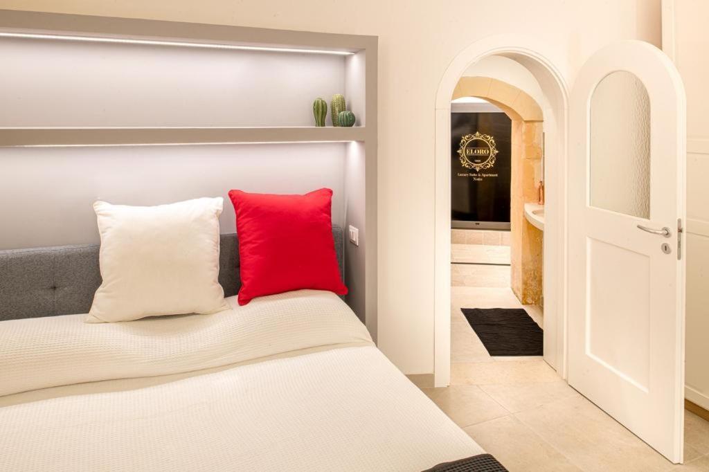 Esperia Luxury Suite & Apartment Noto Exterior photo